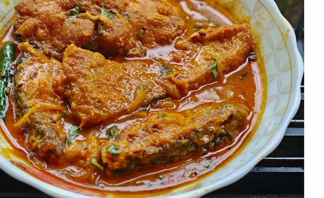 Katla Kalia – Bengali fish curry in a rich, aromatic gravy